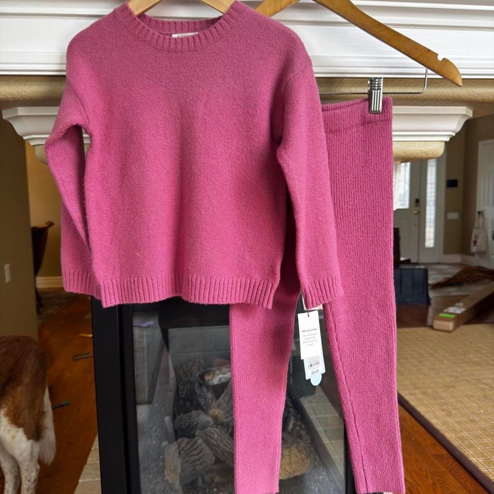 Cat & Jack NWT Pink Fuzzy Crewneck & Sweatpants Set Back to School